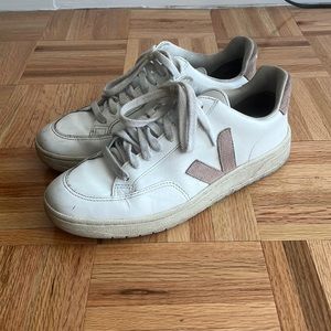 Veja V12 sneakers